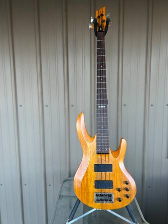 LTD / ESP B-204 Electric Bass / no case 1