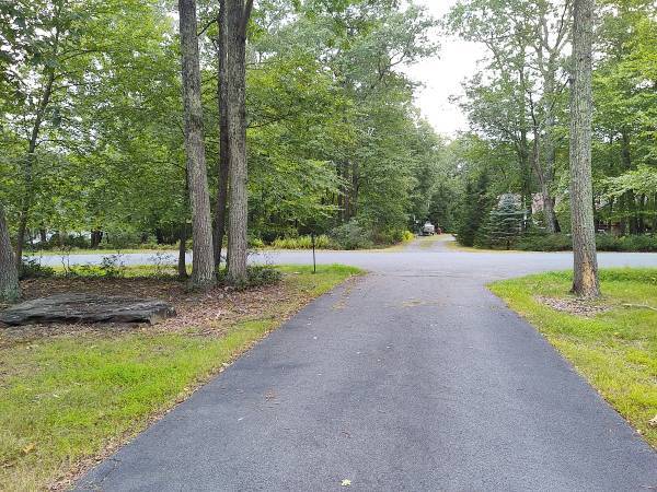 $1,250 / 4br - Chalet - 4br/2bath Two Huge Garages in Dingman Twp (Poconos, PA)63951425167747121
