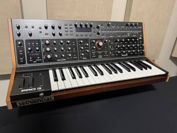 Sequential Pro3 SE Multi-Filter Mono/Paraphonic synth 1
