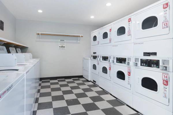 $2,035 / 1br - 634ft2 - Laundry Center, Cable/High Speed Internet Available, Private Balcony63686121519363123
