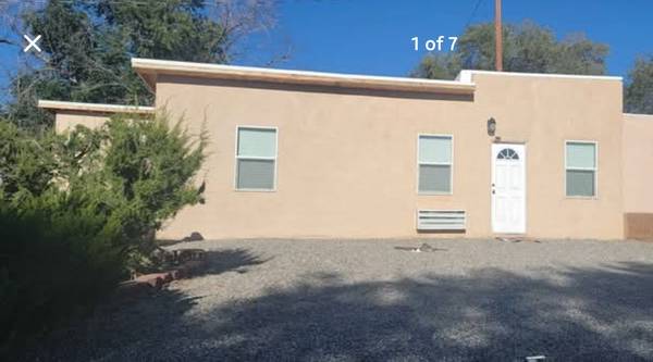 $1,200 / 1br - 750ft2 - New small house available. All utilities included! (Velarde)63806069431553121