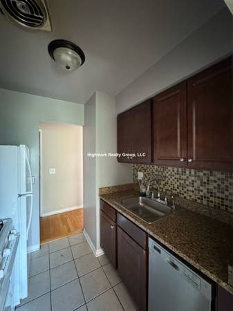 $2,000 / 2br - 🌊🏙️✨Lakeside Love Nest ✨ Spacious 2BD/2BA 🌊🏙️✨ (Chicago)63960011380226122