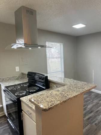 2 MONTHS FREE LOOK AND LEASE TODAY!!!!!!!!! 1