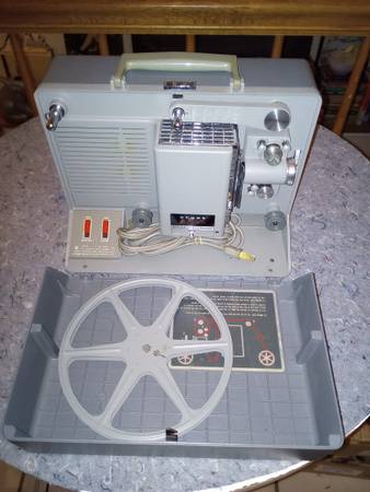 Proyector de película Argus 8MM vintage - $50 (Madison)63471317965955121