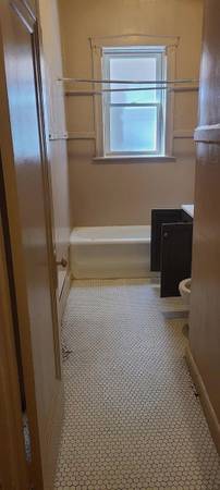 $1,150 / 2br - 1350ft2 - $1,150/mo 126 N Long Ave #BASEMENT, Chicago, IL 60644, 2 beds 2 baths (Chicago)63898734457731121