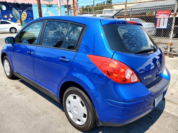 2011 Nissan Versa automatic, GAS SAVER Smog Ok - $3,800 (Redwood City)63470229513859123