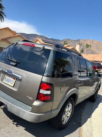 2006 Ford Explorer Eddie Bauer 4 x 4 3rd roll seat - $3,200 (San Jacinto)63624764598403124