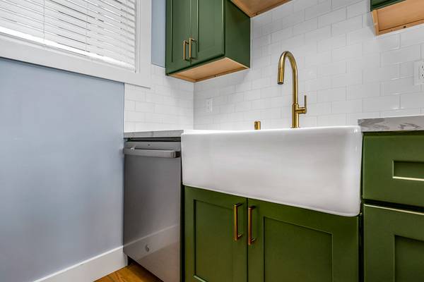 $4,095 / 1br - 639ft2 - 1 Bedroom//2355 Leavenworth&Chestnut/W/D in unit/ Coming soon!! (russian hill)64000757436673124