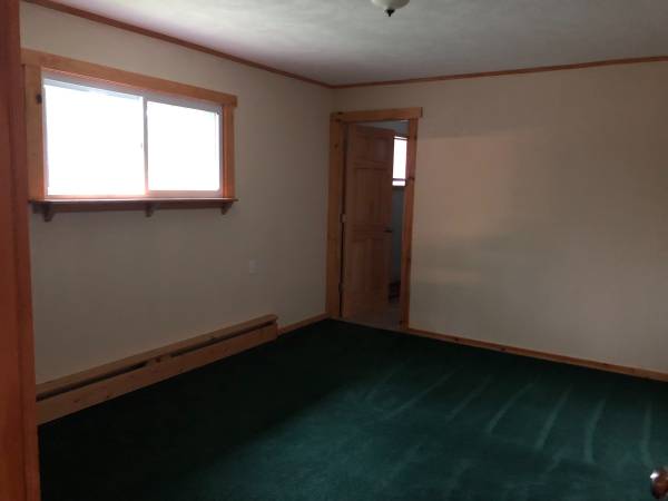 $1,650 / 3br - BEAUTIFUL HOME WITH LARGE BEDROOMS NEAR LAKE MARGRETHE (Grayling)64037723650562123