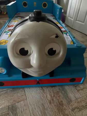 Thomas the Train toddler bed NO MATTRESS 1
