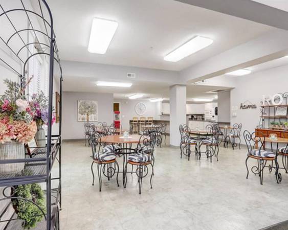 $2,175 / 1br - 1 MONTH OFF | Close to the Ocean, Senior Community, In-Unit AC (San Marcos)63701626475265121