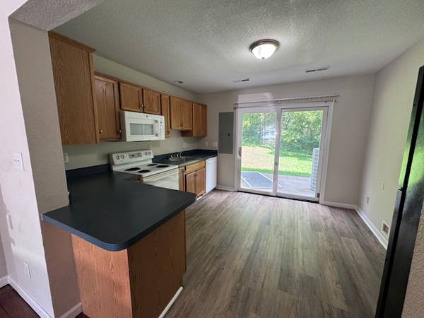 $1,100 / 2br - 1154 B LONG MEADOWS (LYNCHBURG, VA)63851968151427122