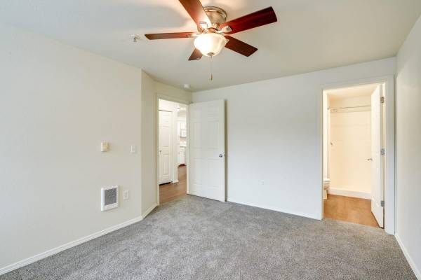 $1,495 / 2br - 918ft2 - 2 habitaciones 2 baños 1/2 mes de alquiler gratis - Keizer ¡Mira nuestras reseñas! (Keizer)63660478759299121