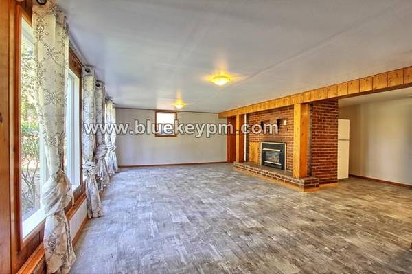 $1,895 / 3br - 1200ft2 - Spacious  3 Bed, 1 Bath  Daylight Basement Apartment in Markham63820909481089122