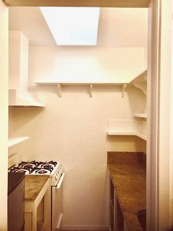 $1,700 / 430ft2 - Conveniently Located Seaside Studio (Seaside)64054766937985124