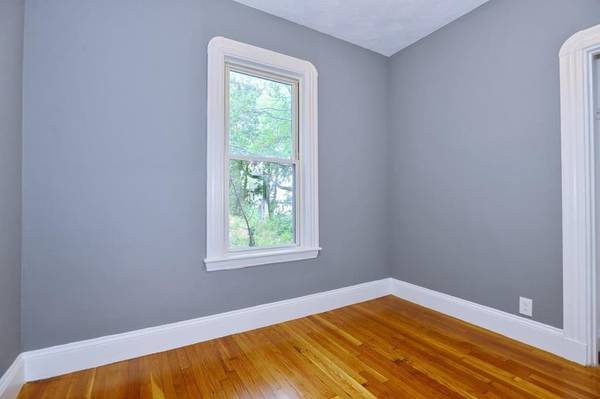 $900 / 4br - 1300ft2 - Condominio recién renovado: Habitación grande en alquiler ($900) en un condominio de 4 habitaciones (Dorchester)63655366709763121