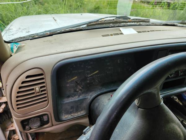 1998 CHEVY SILVERADO 2500hd - $1,500 (Willow)63470605620225123