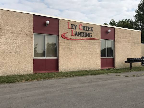 $675 / 190ft2 - Auto Car dealership office space & parking (Syracuse)63982839698435122