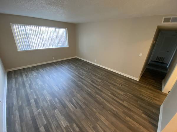 $1,295 / 2br - 1000ft2 - If you lived here, you would be home by now! (hermitage)63904698153603122