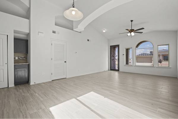 $1900.00 / 4br - 1568ft2 - Charming Single Unit Home in El Paso | 13853 Summer Story Ave | $1900/63971418024194123