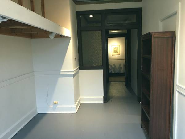 $700 / 200ft2 - A Room At the Bustling Center of Chicago Life - $700 (West Town)63960010336131123