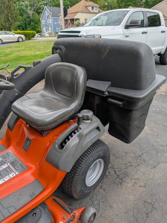 Husqvarna 46 inch cut 24 hp with bagger - $60063470985186819123