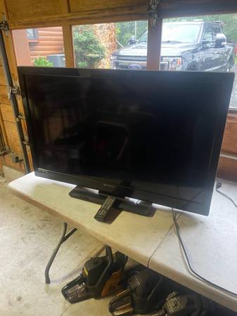 36" working Emerson t/v 1