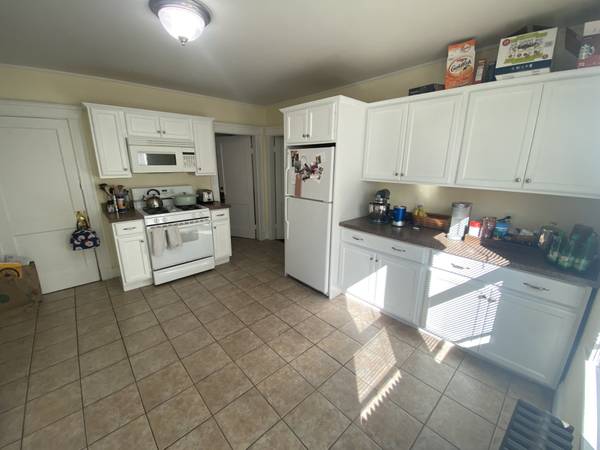 $1,300 / 3br - Habitación en alquiler en Somerville, 3 dormitorios/1.5 baños | Inman Square63699215623939123