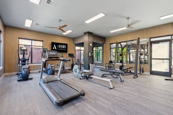 $1,784 / 1br - 787ft2 - 1/BD 1/BA, Walk-In Closets, MAX Light Rail Views (6199 NE Alder St, Hillsboro, OR)63831535462785124