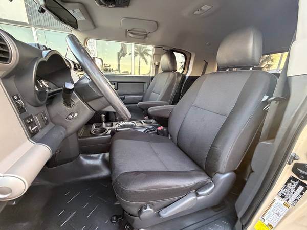 2014 Toyota FJ Cruiser 4x4 - Photo 11