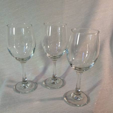Wine glasses, Clear qty 3 set 1