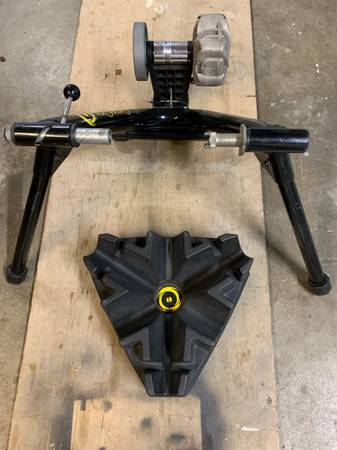 Fluid Trainer and Front Wheel Stand 1