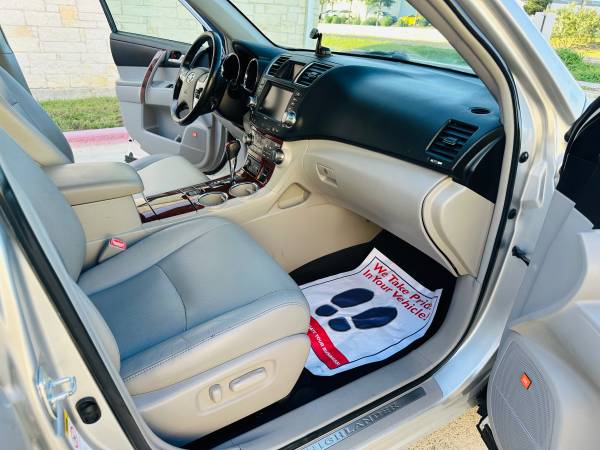 2011 Toyota Highlander Limited ONE OWNER SUPER CLEAN - $8,999 (Austin(South))63439785889155124