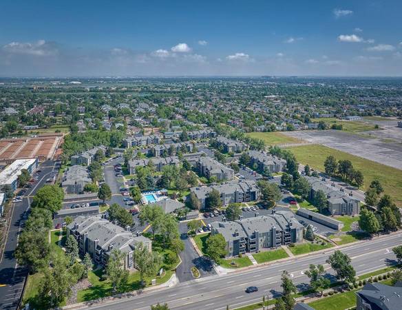$1,399 / 1br - 780ft2 - Espresso Cabinetry, 24-Hour Fitness Center, Reserved Garage Parking (Southeast Denver)63973503528963121