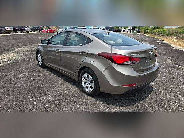 2016 Hyundai Elantra SE Sedan 4D - $6999.0063439447846273122