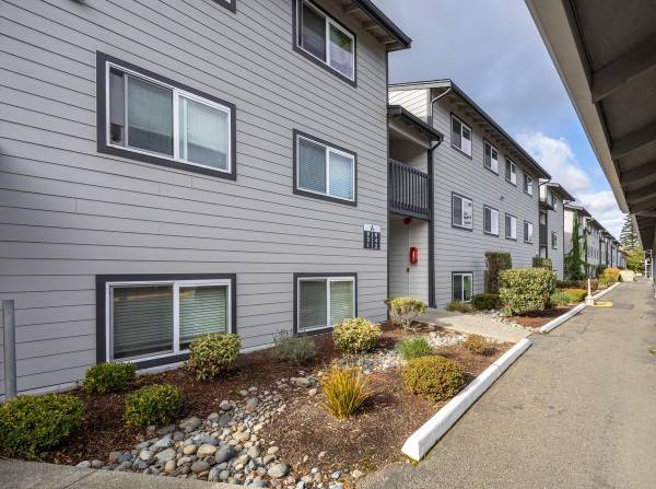 $1,695 / 1br - 665ft2 - Patio/Balcony, Fully Renovated, Full Size W/D (Poulsbo)64031311666563121