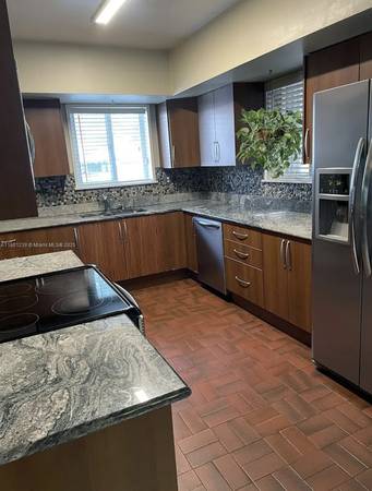 $3,940 / 4br - 4/2 house available for rent- we accept section 8 (North Miami)64049277682049122