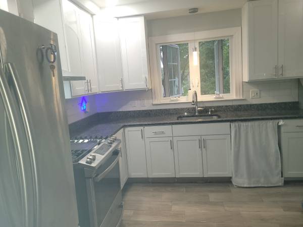 $1,000 / 2br - Rent rooms with or without furniture (Dedham)63824666545795123
