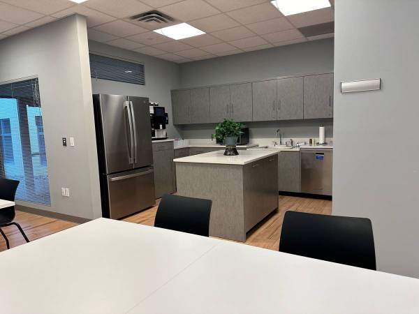 $1,268 / 215ft2 - 🔥Office space for large teams to collaborate.  From $1270🔥 (tinton falls)64053873262083124