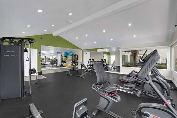 $2,300 / 1br - 625ft2 - $500 Discount off first month! Vacation-Like Community w/ pool & gym! (501-525 N 4th St, Montebello, CA)63998005818499124
