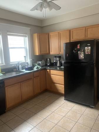 $2,800 / 3br - 1250ft2 - Enjoy This Bright and Sunny 3 Bed, 1 Bath First Floor Unit Home! (Somerville)63655335340291122