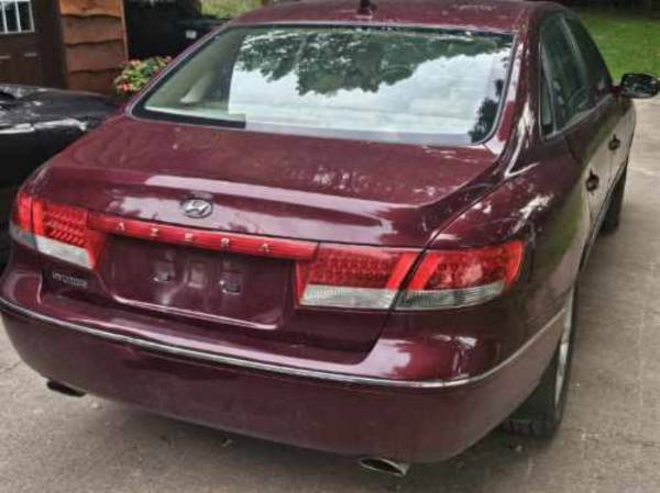 2009 Hyundai Azera Limited - $3,500 (Glenfield)63470413378049123