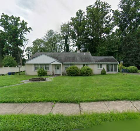 Very nice large single family home 1