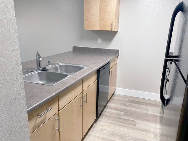 $2,395 / 2br - 773ft2 - 2BR apt with Large closets, Private patio! Modern kitchen, W/D inside (Seattle, Capitol Hill, First Hill)63866941962243121