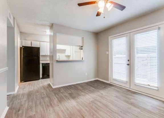$1,405 / 2br - 1201ft2 - Large Closets, 2 bedroom, Richardson TX (613 Clearwood Drive, Richardson, TX)63796555936513120