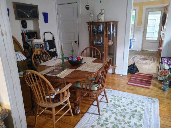 $1,420 / 1br - 980ft2 - 2nd floor Laundry, patio, shed and shared front porch. (Bennington, VT)63992934673922120