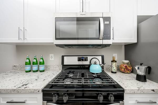 $2,405 / 1br - 788ft2 - Renovated 1bed/1ba in Camarillo63668271090051120