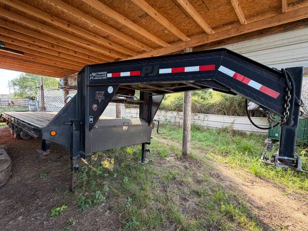 Gooseneck Trailer 1
