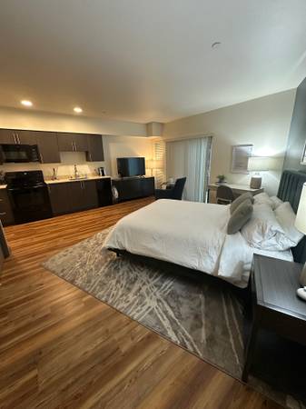 $1,940 / 509ft2 - Waterfront views and Amazing Amenities! 2nd and John Apartments! (Lower Queen Anne)63852580217601121