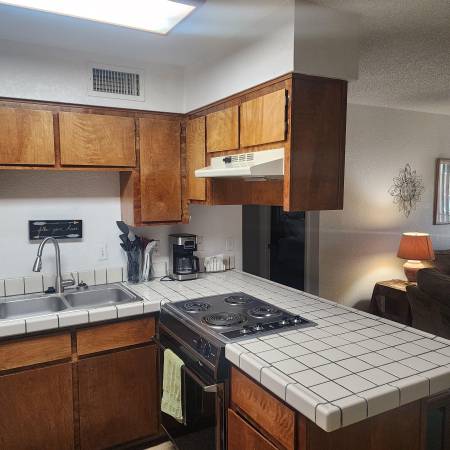 $1,395 / 1br - 680ft2 - B-9  Unit  $1395 Furnished 1 Bedroom 1 Bath Condo w/single car garage (Lake Havasu City)64038880529795123